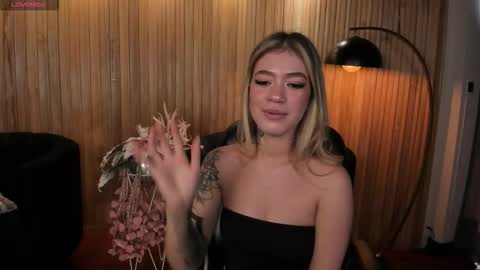 Violett  online show from November 2025 06:51:02 PM