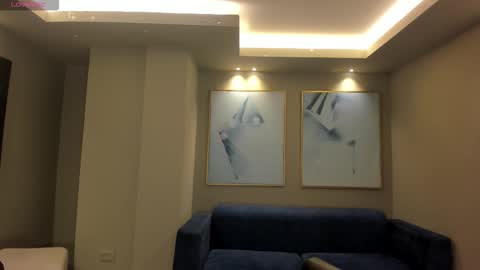 Violett  online show from December 2025 11:50:01 AM