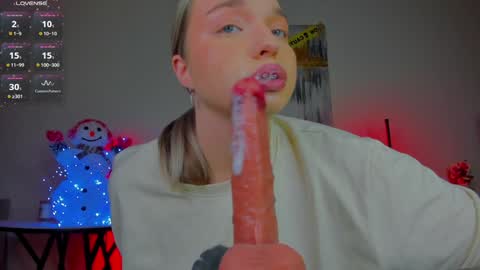 Snapshot of viollasinzz chatting on December 2024 11:51:02 AM Violla online show from December 2024 11:51:02 AM
