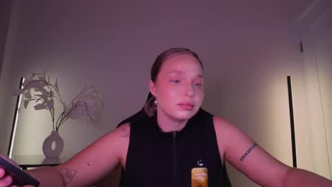 Snapshot of viollasinzz chatting on September 2025 11:22:02 AM Violla online show from September 2025 11:22:02 AM