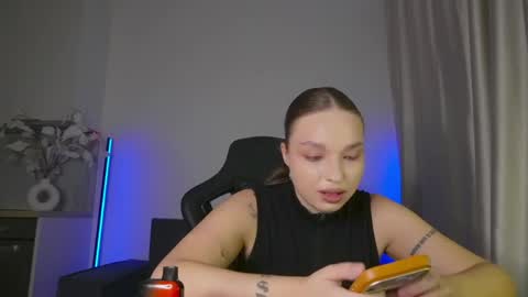 Snapshot of viollasinzz chatting on June 2026 10:50:02 AM Violla online show from June 2026 10:50:02 AM