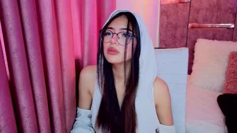 Snapshot of viollettebylyly chatting on October 2025 12:26:01 PM viollettebylyly online show from October 2025 12:26:01 PM