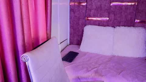 Snapshot of viollettebylyly chatting on October 2025 01:55:02 PM viollettebylyly online show from October 2025 01:55:02 PM