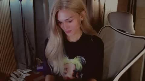 Pearl online show from October 2025 01:36:03 PM