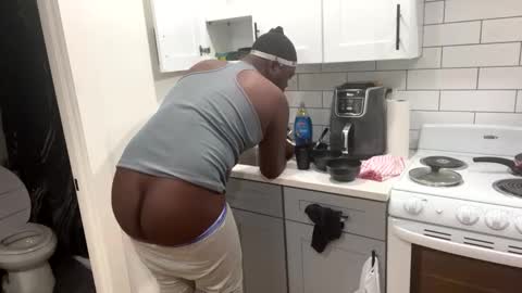 Elle Hood online show from November 2025 04:29:01 PM