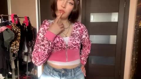 virusdoll online show from April 2026 01:51:02 PM