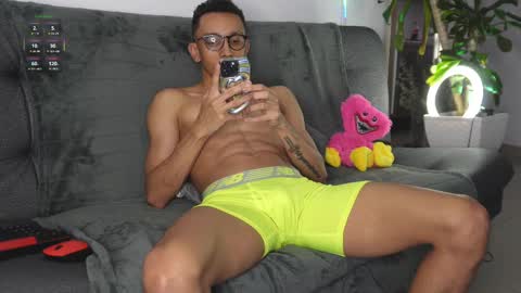 Snapshot of vito_benz chatting on February 2025 08:47:01 PM VITO BENZ online show from February 2025 08:47:01 PM