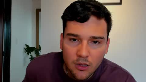 Snapshot of vito_ferrero chatting on January 2025 06:12:02 PM Vito Ferrer online show from January 2025 06:12:02 PM