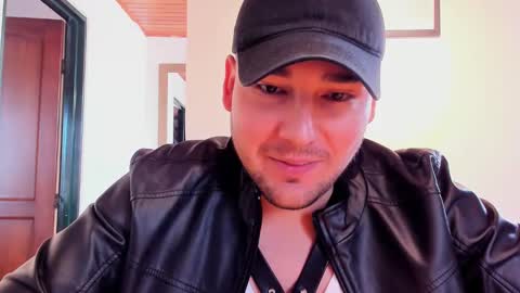 Snapshot of vito_ferrero chatting on January 2025 02:43:01 PM Vito Ferrer online show from January 2025 02:43:01 PM