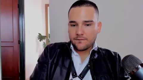 Snapshot of vito_ferrero chatting on January 2025 03:50:01 PM Vito Ferrer online show from January 2025 03:50:01 PM