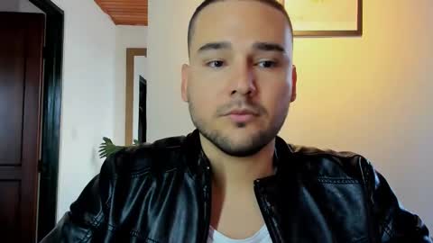 Snapshot of vito_ferrero chatting on January 2025 01:47:02 PM Vito Ferrer online show from January 2025 01:47:02 PM