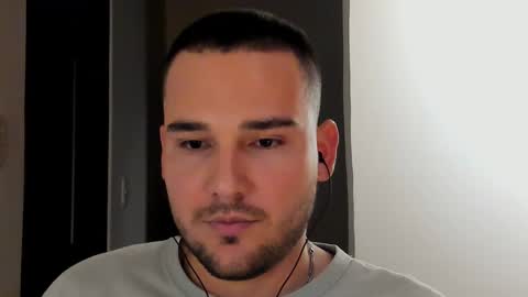 Snapshot of vito_ferrero chatting on January 2025 02:08:01 AM Vito Ferrer online show from January 2025 02:08:01 AM