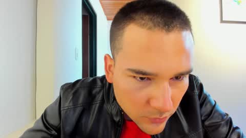 Snapshot of vito_ferrero chatting on January 2025 12:27:02 PM Vito Ferrer online show from January 2025 12:27:02 PM