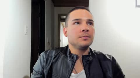 Snapshot of vito_ferrero chatting on January 2025 11:47:01 PM Vito Ferrer online show from January 2025 11:47:01 PM