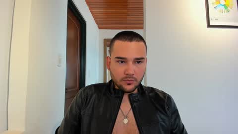 Snapshot of vito_ferrero chatting on February 2025 12:36:02 PM Vito Ferrer online show from February 2025 12:36:02 PM