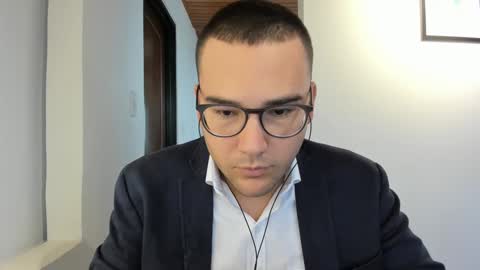 Snapshot of vito_ferrero chatting on February 2025 12:06:02 PM Vito Ferrer online show from February 2025 12:06:02 PM