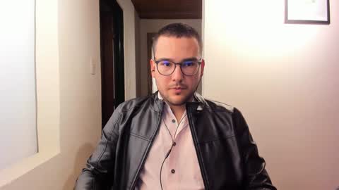 Snapshot of vito_ferrero chatting on February 2025 12:24:01 AM Vito Ferrer online show from February 2025 12:24:01 AM