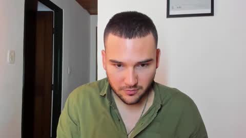 Snapshot of vito_ferrero chatting on February 2025 12:59:01 AM Vito Ferrer online show from February 2025 12:59:01 AM