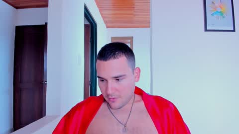 Snapshot of vito_ferrero chatting on February 2025 03:38:01 PM Vito Ferrer online show from February 2025 03:38:01 PM