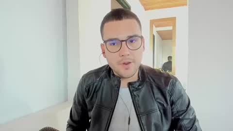 Snapshot of vito_ferrero chatting on February 2025 10:09:01 PM Vito Ferrer online show from February 2025 10:09:01 PM