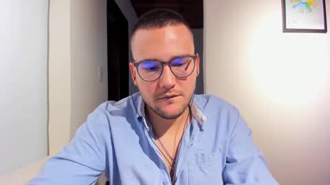 Snapshot of vito_ferrero chatting on March 2025 11:14:01 PM Vito Ferrer online show from March 2025 11:14:01 PM