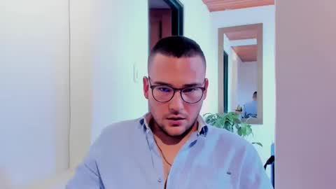 Snapshot of vito_ferrero chatting on March 2025 03:15:02 PM Vito Ferrer online show from March 2025 03:15:02 PM