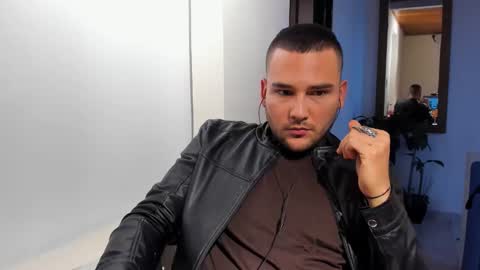 Snapshot of vito_ferrero chatting on March 2025 11:00:02 PM Vito Ferrer online show from March 2025 11:00:02 PM