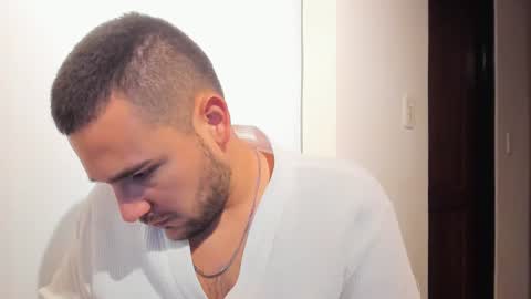 Snapshot of vito_ferrero chatting on March 2025 01:03:02 AM Vito Ferrer online show from March 2025 01:03:02 AM