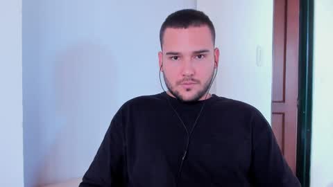 Snapshot of vito_ferrero chatting on March 2025 05:17:02 PM Vito Ferrer online show from March 2025 05:17:02 PM