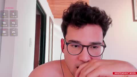 Snapshot of vito_ferrero chatting on September 2025 09:15:01 PM Vito Ferrer online show from September 2025 09:15:01 PM