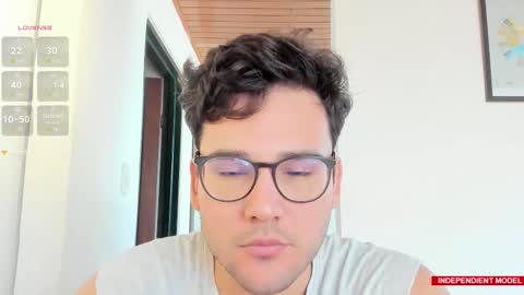 Snapshot of vito_ferrero chatting on September 2025 01:22:01 PM Vito Ferrer online show from September 2025 01:22:01 PM