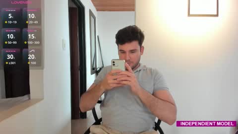 Snapshot of vito_ferrero chatting on September 2025 07:16:01 PM Vito Ferrer online show from September 2025 07:16:01 PM