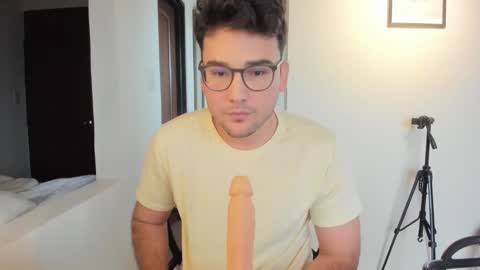 Snapshot of vito_ferrero chatting on October 2025 12:05:01 PM Vito Ferrer online show from October 2025 12:05:01 PM