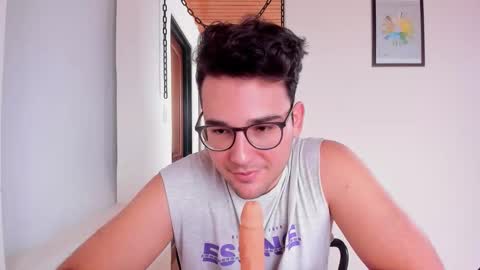 Snapshot of vito_ferrero chatting on October 2025 03:33:02 PM Vito Ferrer online show from October 2025 03:33:02 PM