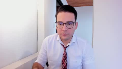 Snapshot of vito_ferrero chatting on November 2025 12:37:02 PM Vito Ferrer online show from November 2025 12:37:02 PM