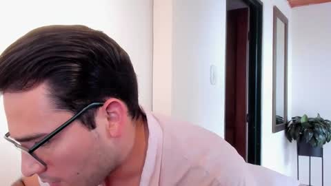 Snapshot of vito_ferrero chatting on November 2025 08:53:01 PM Vito Ferrer online show from November 2025 08:53:01 PM