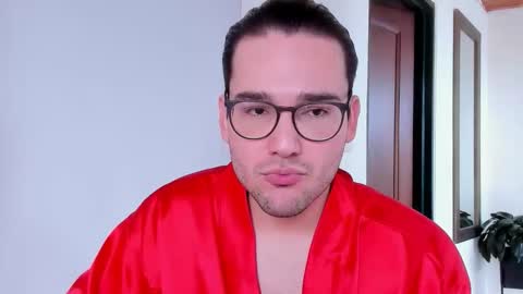 Snapshot of vito_ferrero chatting on November 2025 04:29:02 PM Vito Ferrer online show from November 2025 04:29:02 PM