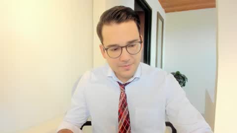 Snapshot of vito_ferrero chatting on November 2025 12:09:02 PM Vito Ferrer online show from November 2025 12:09:02 PM