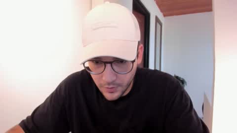 Snapshot of vito_ferrero chatting on November 2025 11:32:02 AM Vito Ferrer online show from November 2025 11:32:02 AM