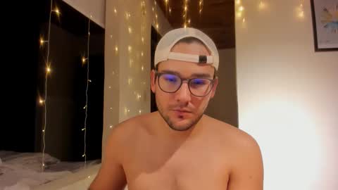 Snapshot of vito_ferrero chatting on November 2025 12:44:02 AM Vito Ferrer online show from November 2025 12:44:02 AM