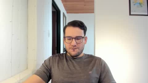 Snapshot of vito_ferrero chatting on November 2025 02:08:01 PM Vito Ferrer online show from November 2025 02:08:01 PM