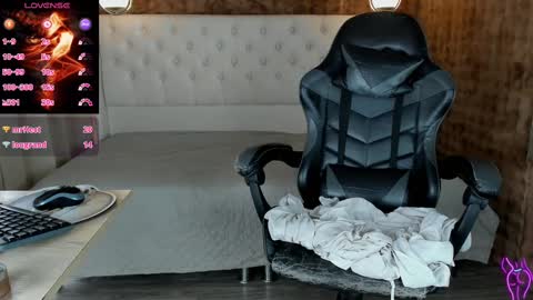 VittaaaPlease help me with your thumbs up its important  online show from February 2025 06:56:02 PM