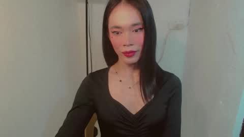 Snapshot of vivahotbabessandra chatting on May 2026 05:51:01 PM SANDRA GOING YOU online show from May 2026 05:51:01 PM
