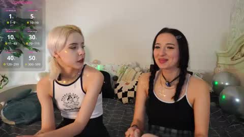 Snapshot of vivi_uwu chatting on November 2025 01:00:01 PM Vivi online show from November 2025 01:00:01 PM