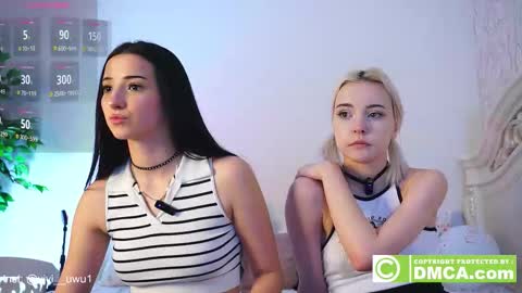 Snapshot of vivi_uwu chatting on November 2025 12:59:03 PM Vivi online show from November 2025 12:59:03 PM