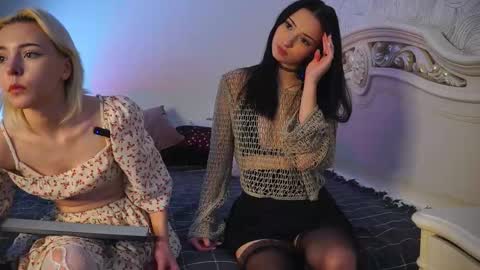 Snapshot of vivi_uwu chatting on November 2025 12:17:01 PM Vivi online show from November 2025 12:17:01 PM