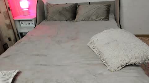 Snapshot of vivian_alison chatting on December 2024 10:40:01 PM vivian_alison online show from December 2024 10:40:01 PM