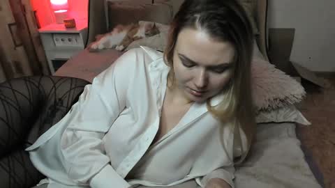 Snapshot of vivian_alison chatting on January 2025 10:11:02 PM vivian_alison online show from January 2025 10:11:02 PM