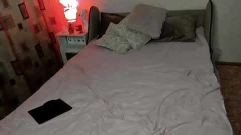 Snapshot of vivian_alison chatting on October 2025 09:05:02 PM vivian_alison online show from October 2025 09:05:02 PM