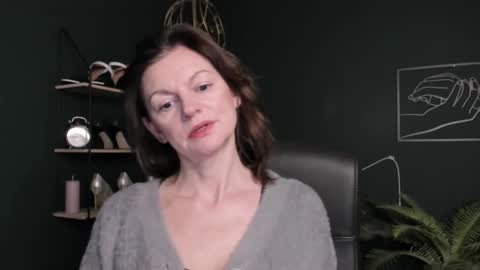 Snapshot of vivian_dream chatting on October 2025 06:43:01 AM Vivian online show from October 2025 06:43:01 AM